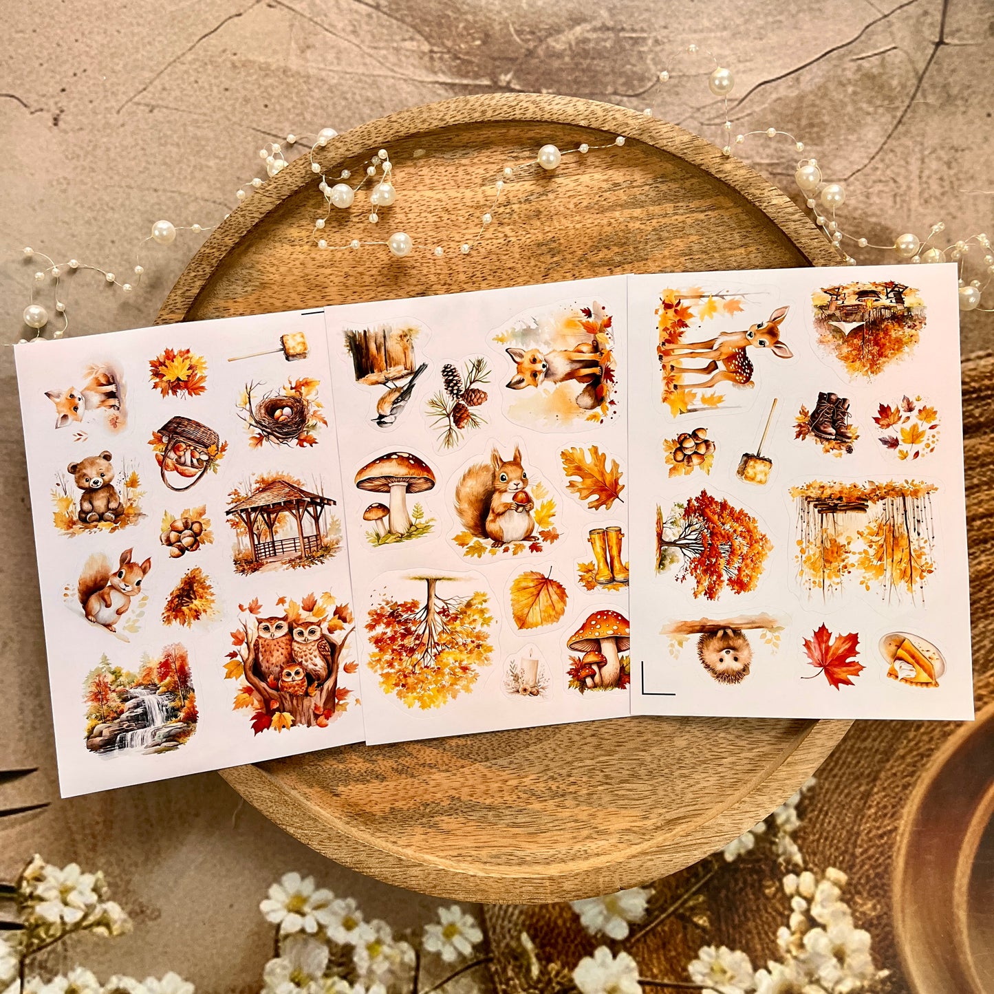 3 Sheets A single leaf falling heralds the arrival of autumn Animal Stickers