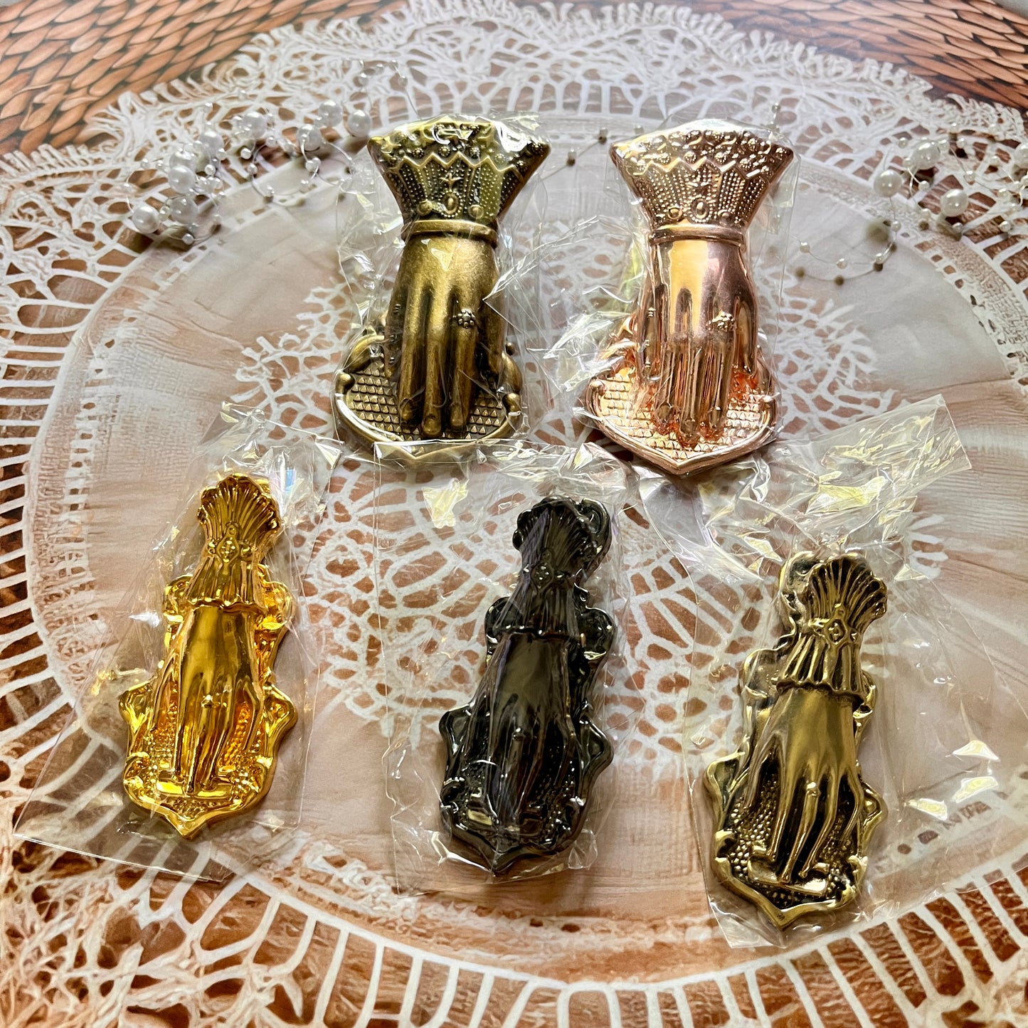 1 Pc Noblewoman's Hand Vintage Handbook Metal Clip