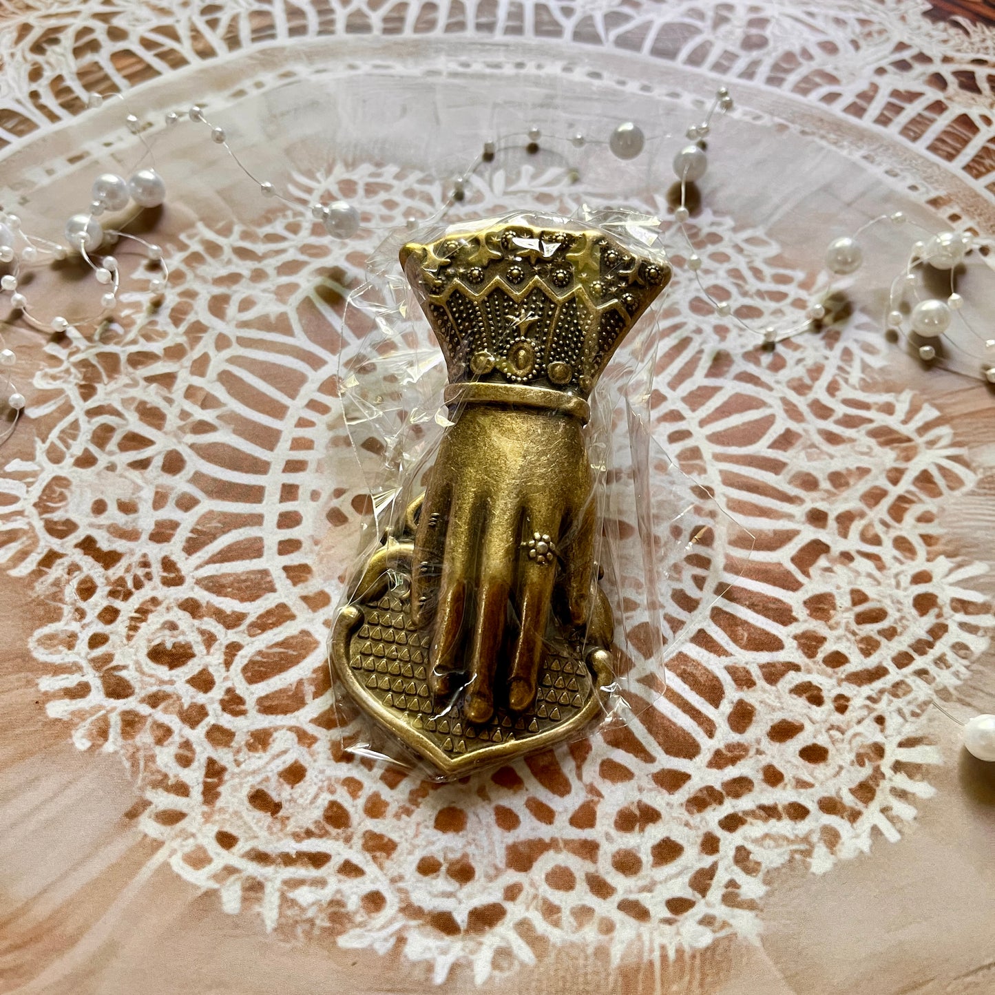 1 Pc Noblewoman's Hand Vintage Handbook Metal Clip