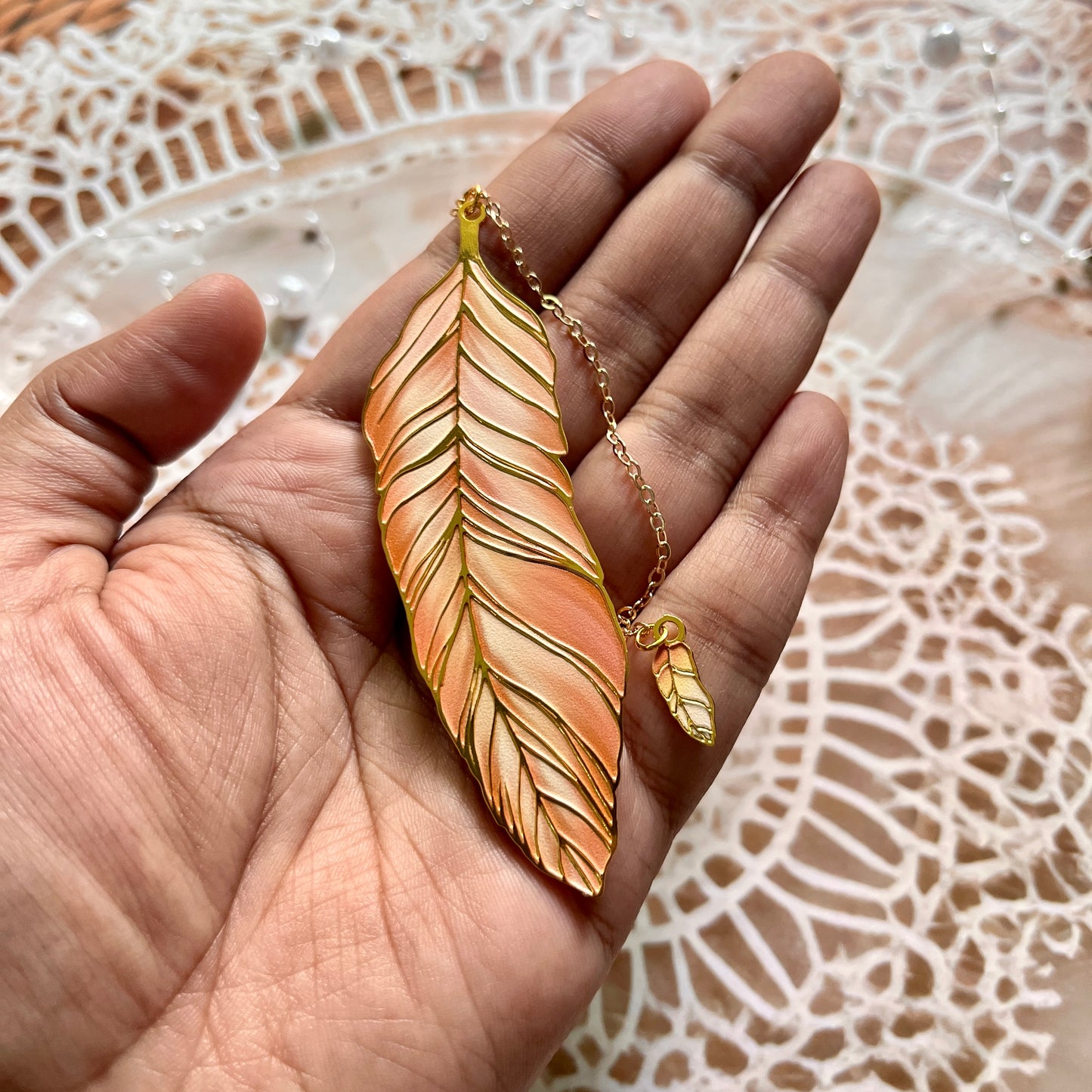 1 Pc Exquisite Metal Classical Chinese Style Cultural feather Bookmark