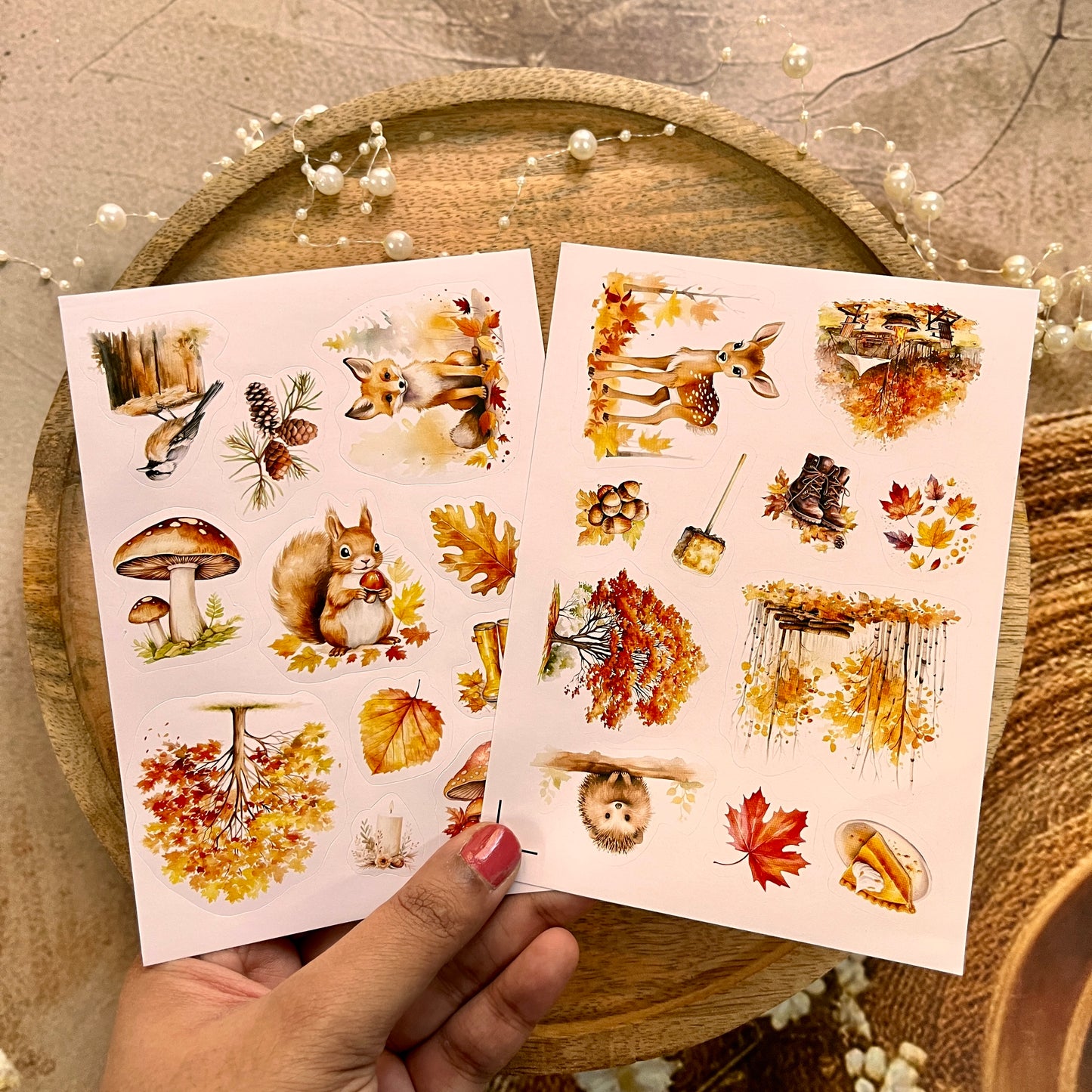3 Sheets A single leaf falling heralds the arrival of autumn Animal Stickers