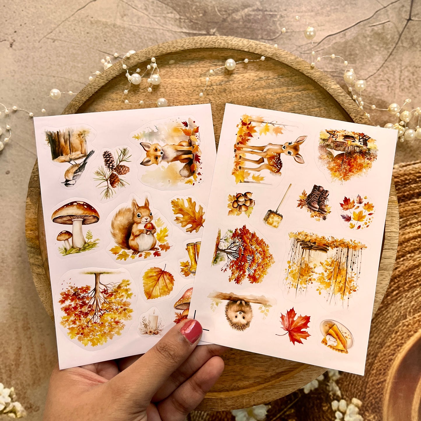 3 Sheets A single leaf falling heralds the arrival of autumn Animal Stickers