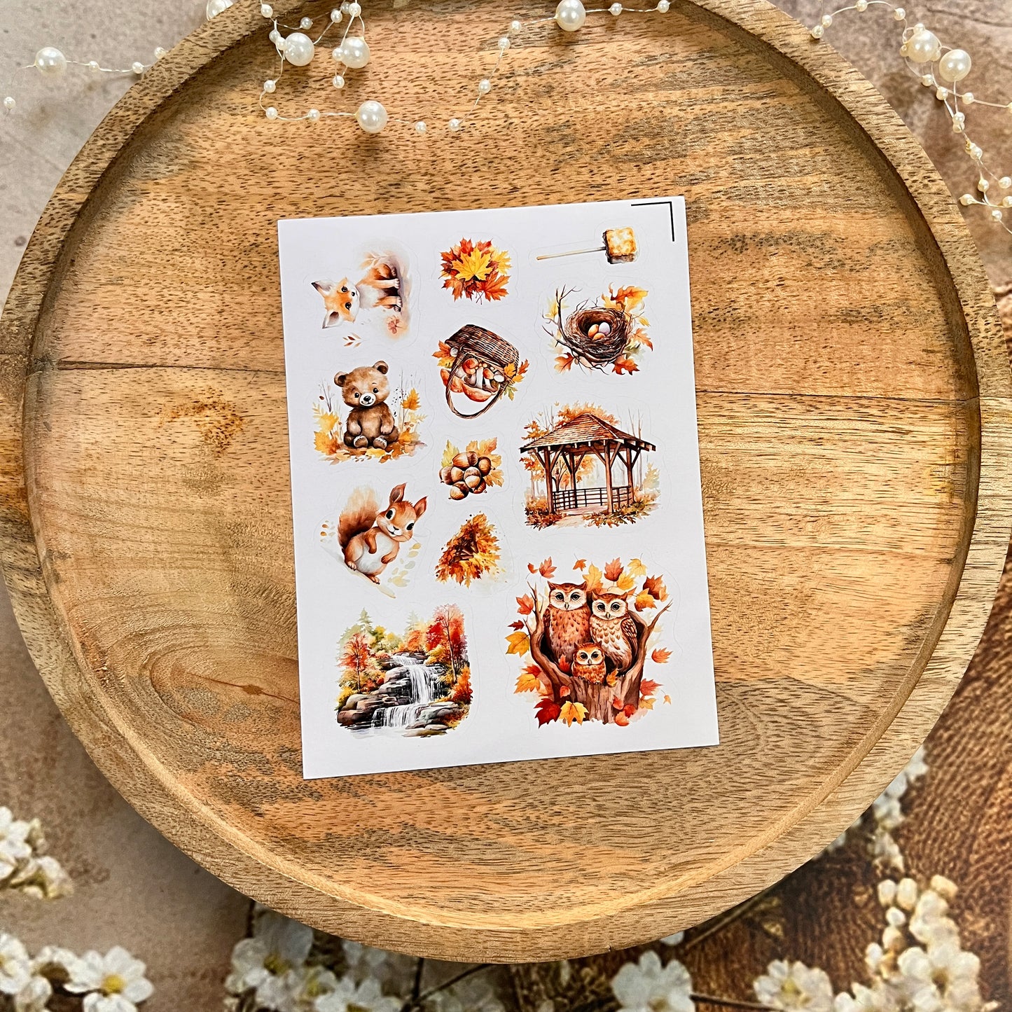 3 Sheets A single leaf falling heralds the arrival of autumn Animal Stickers