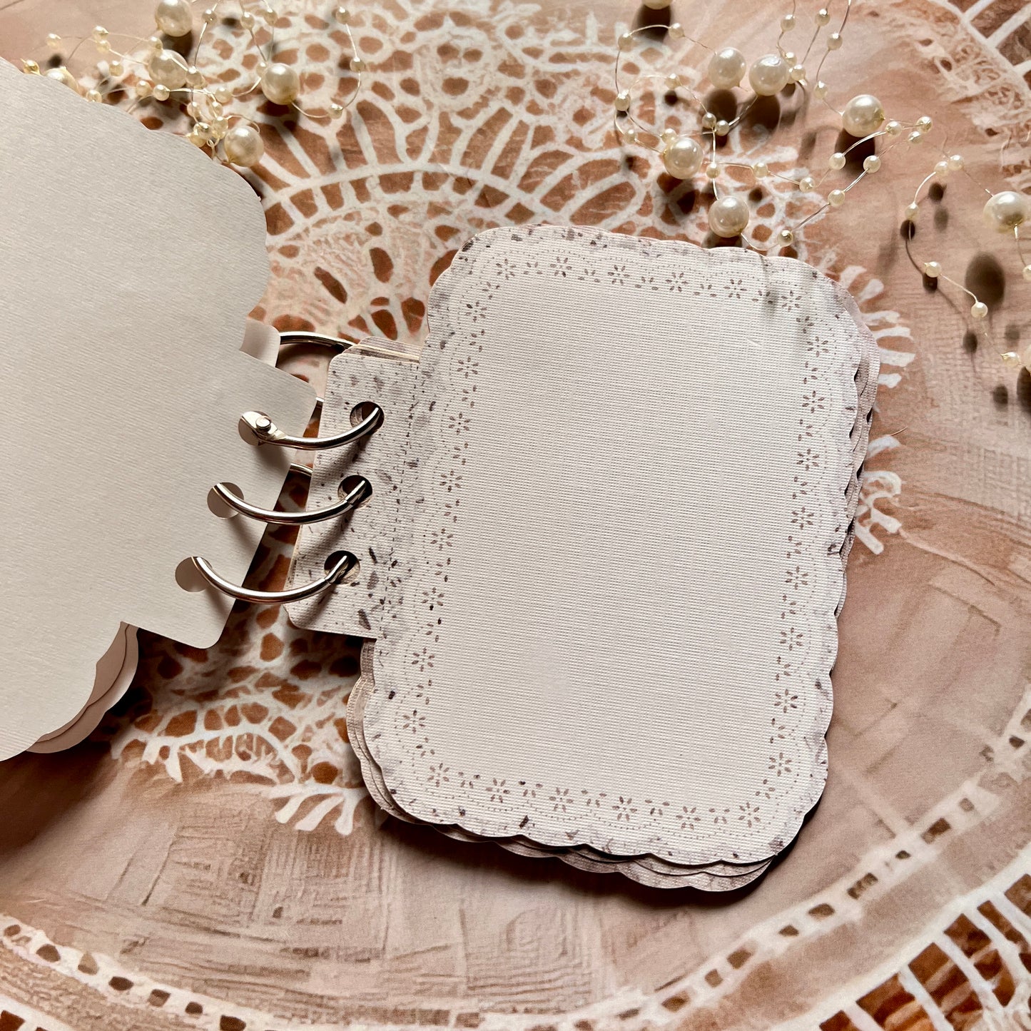 15 Sheets Gentle Touch in Your Hands Series Loose-Leaf Notebook with Custom Shapes