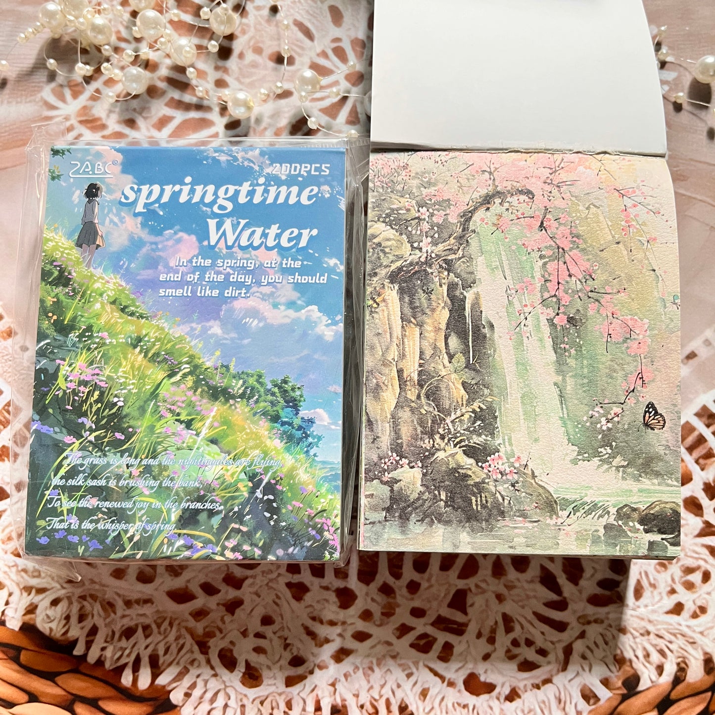 200 Sheets Four Seasons Note Paper Non-adhesive Material book